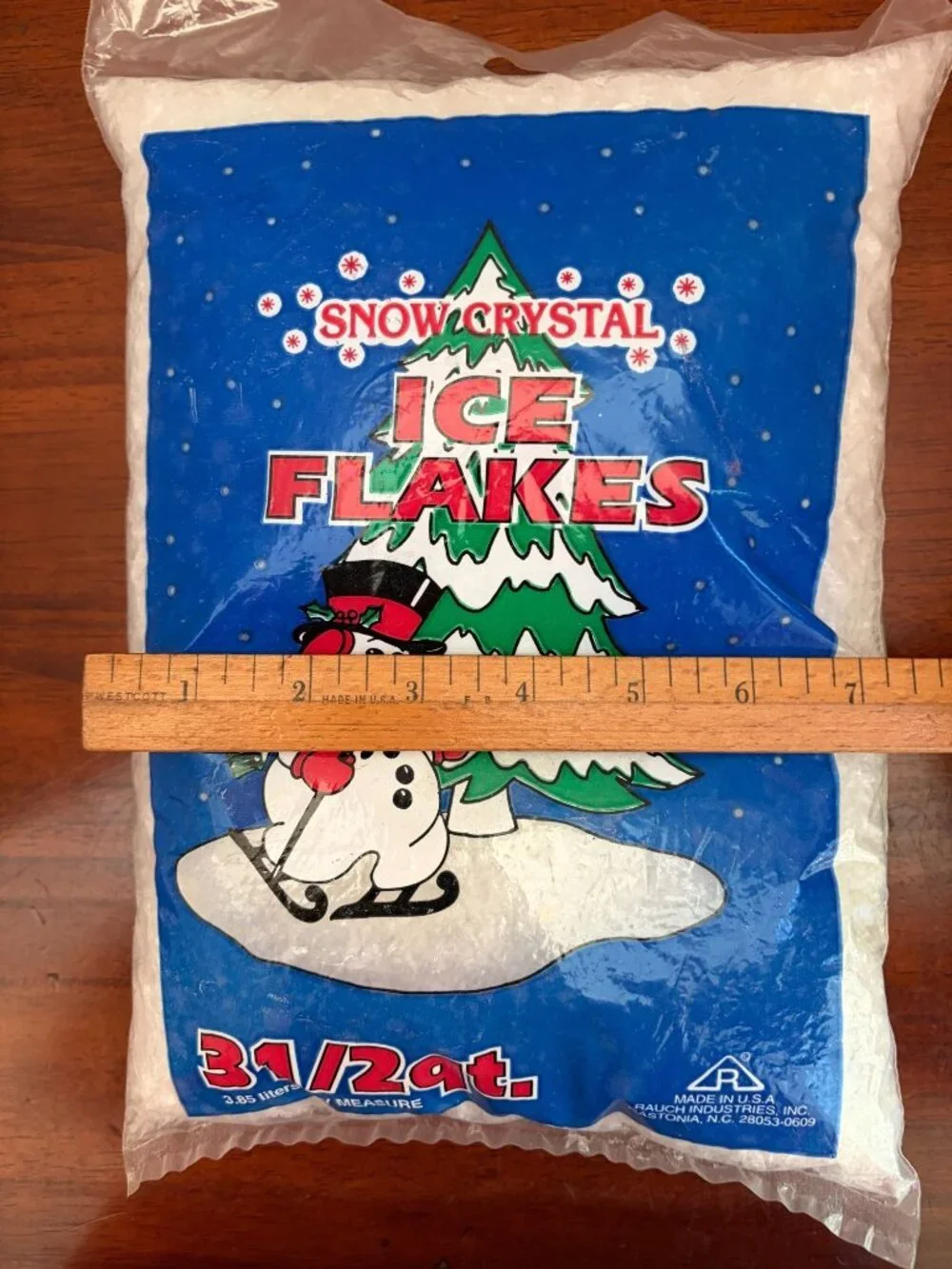 Vintage 3 1/2 Quarts Snow Crystal Ice Flakes, 1980's